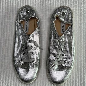 Steve Madden - Jane - Silver tennis shoe - size 7.5